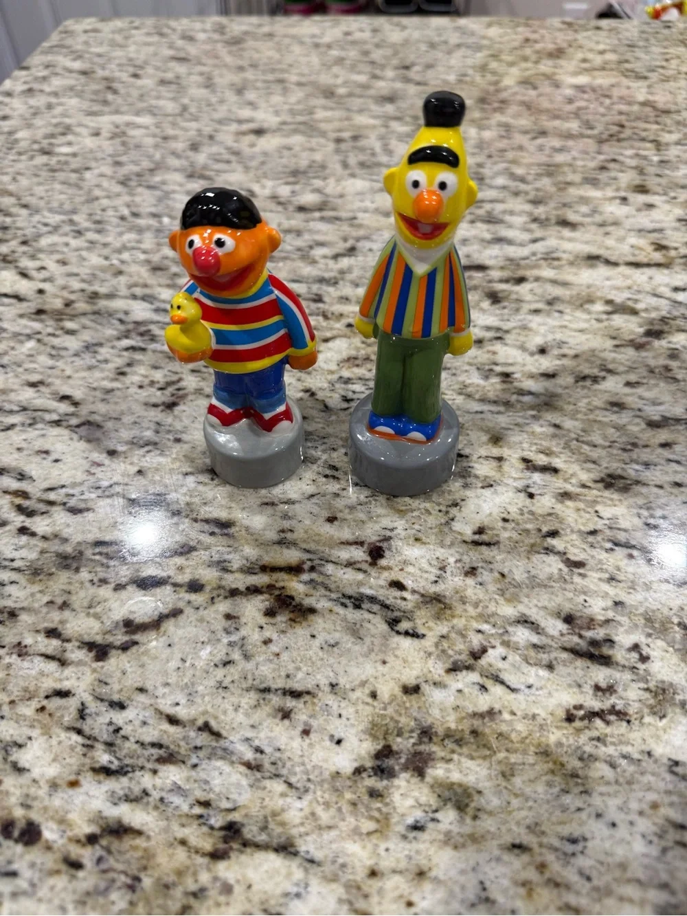 Colorful Sesame Street Ernie & Bert salt and pepper shakers